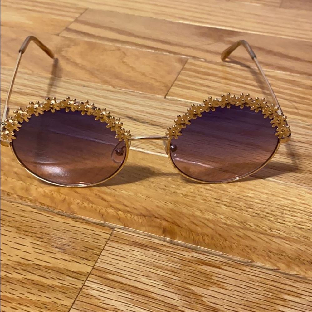 Sam Edelman Gold and Purple Floral Sunglasses. Festival, boho, hippie, fairy